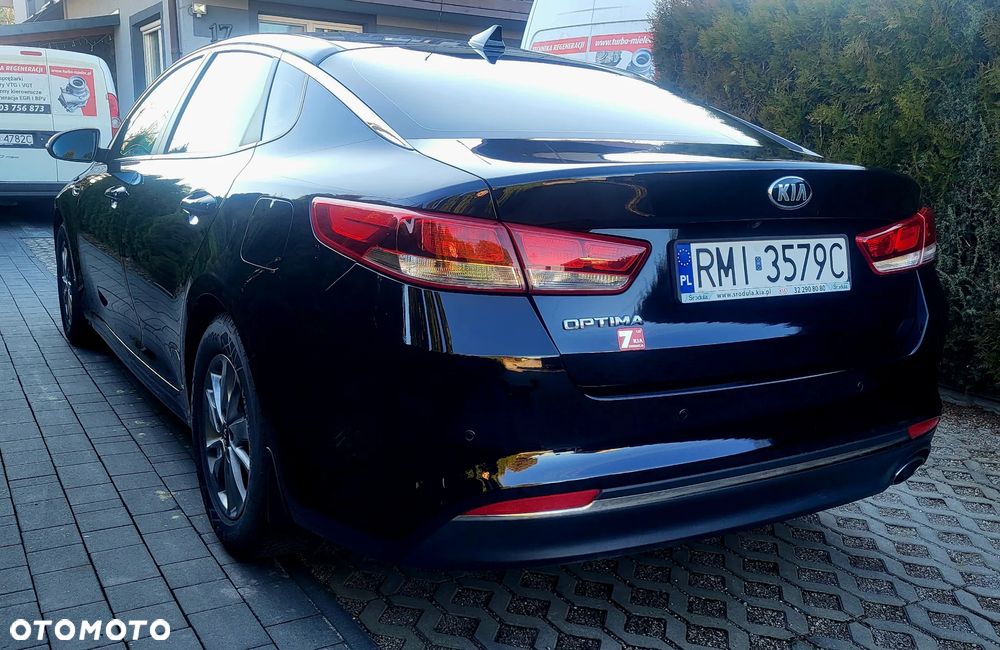 Kia Optima 2.0 M - 13