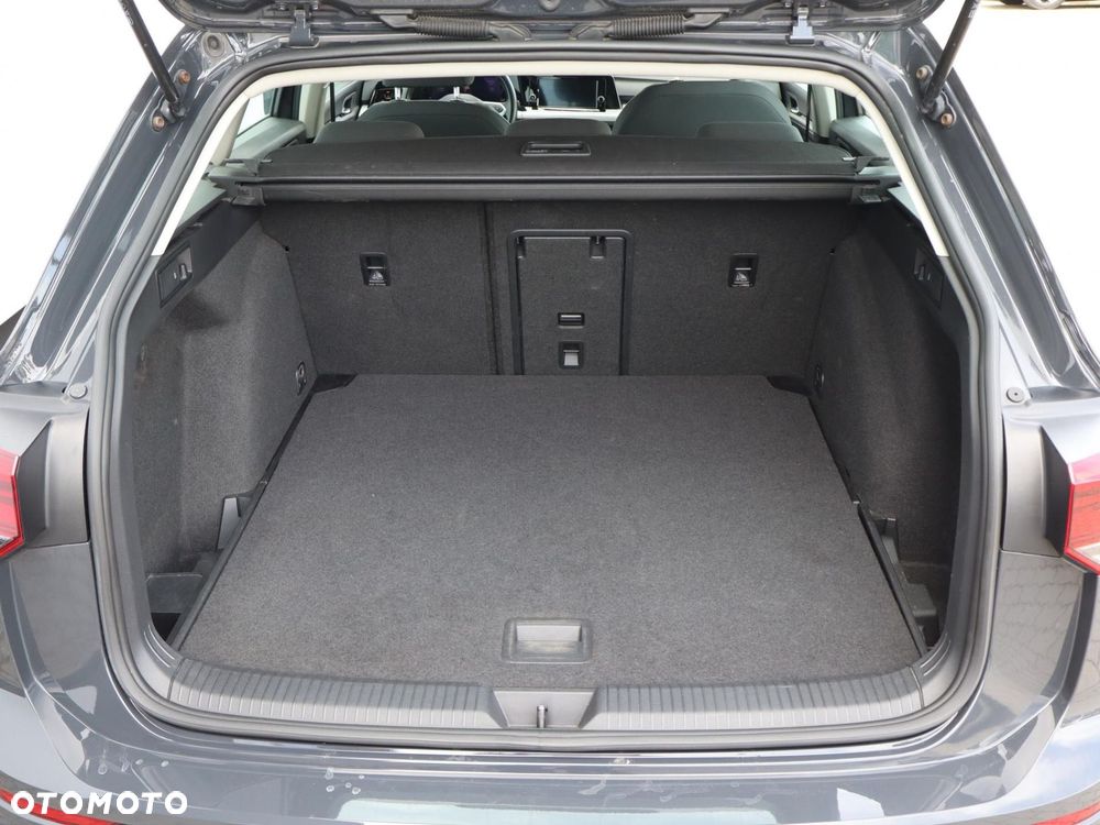 Volkswagen Golf - 10