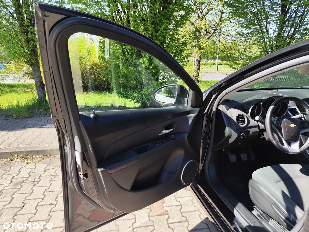 Chevrolet Cruze 1.8 LT - 27