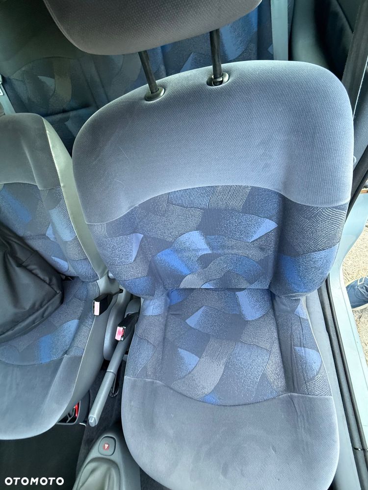 Renault Clio 1.4i RT - 13
