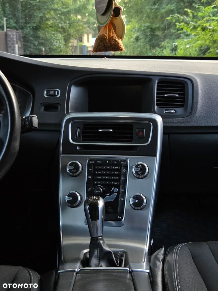 Volvo S60 D3 Drive-E Momentum - 36