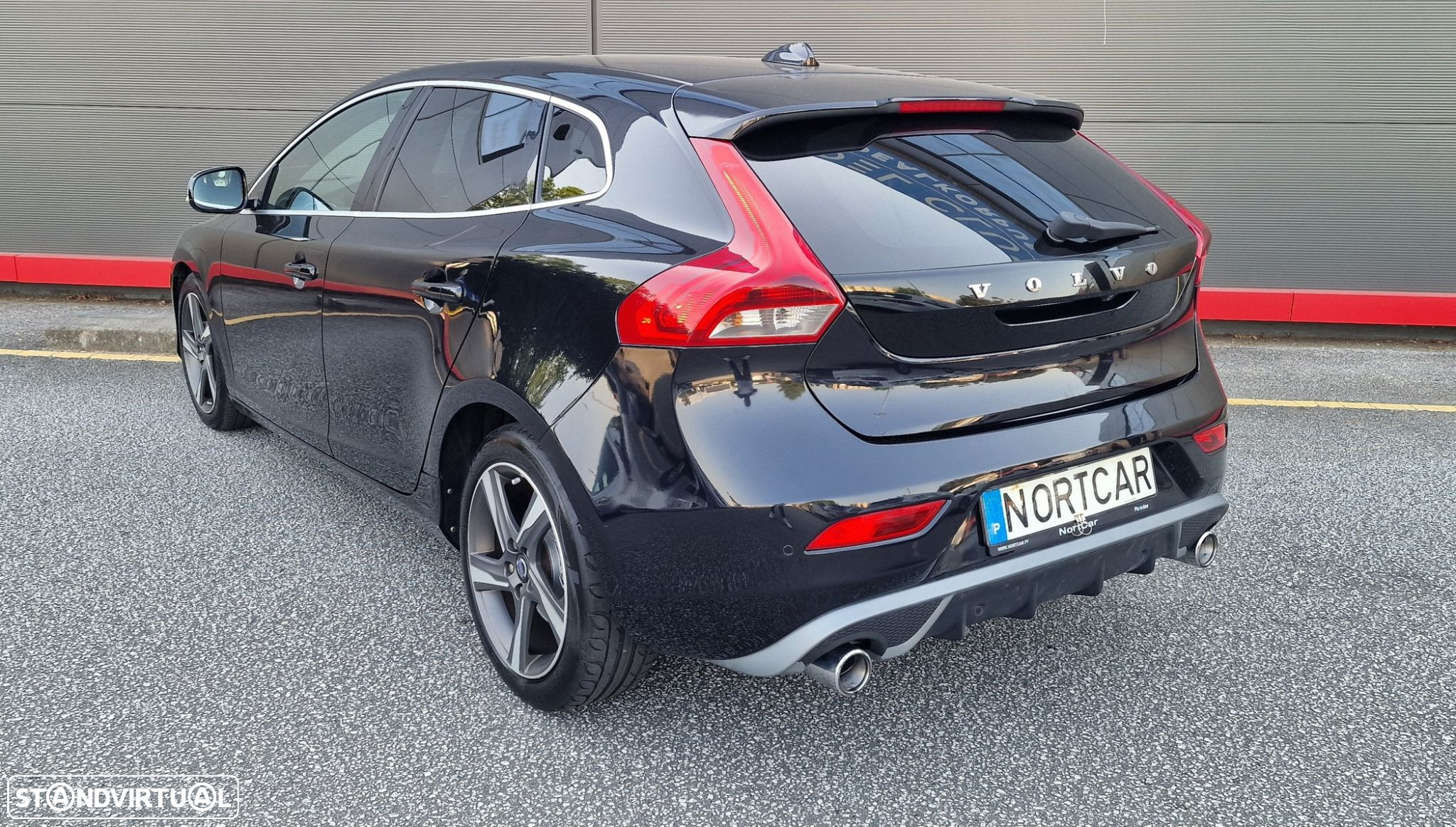 Volvo V40 1.6 D2 R-Design - 3