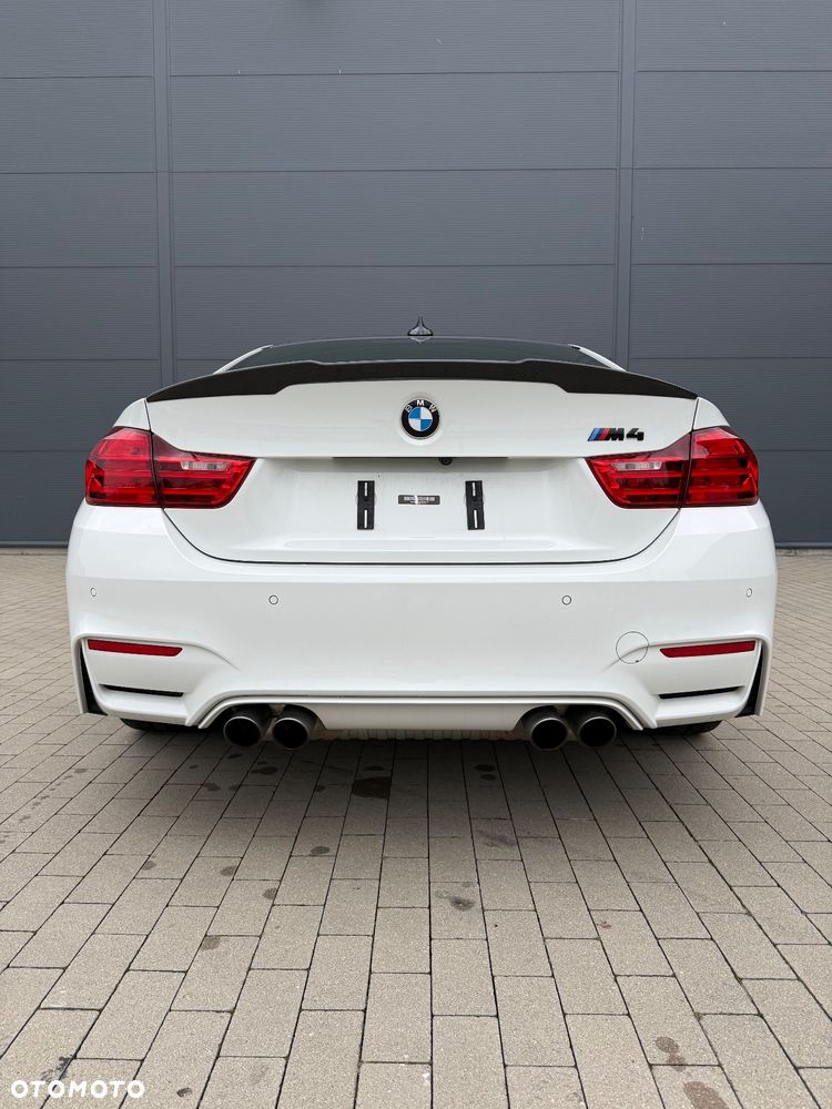 BMW M4 Standard - 4