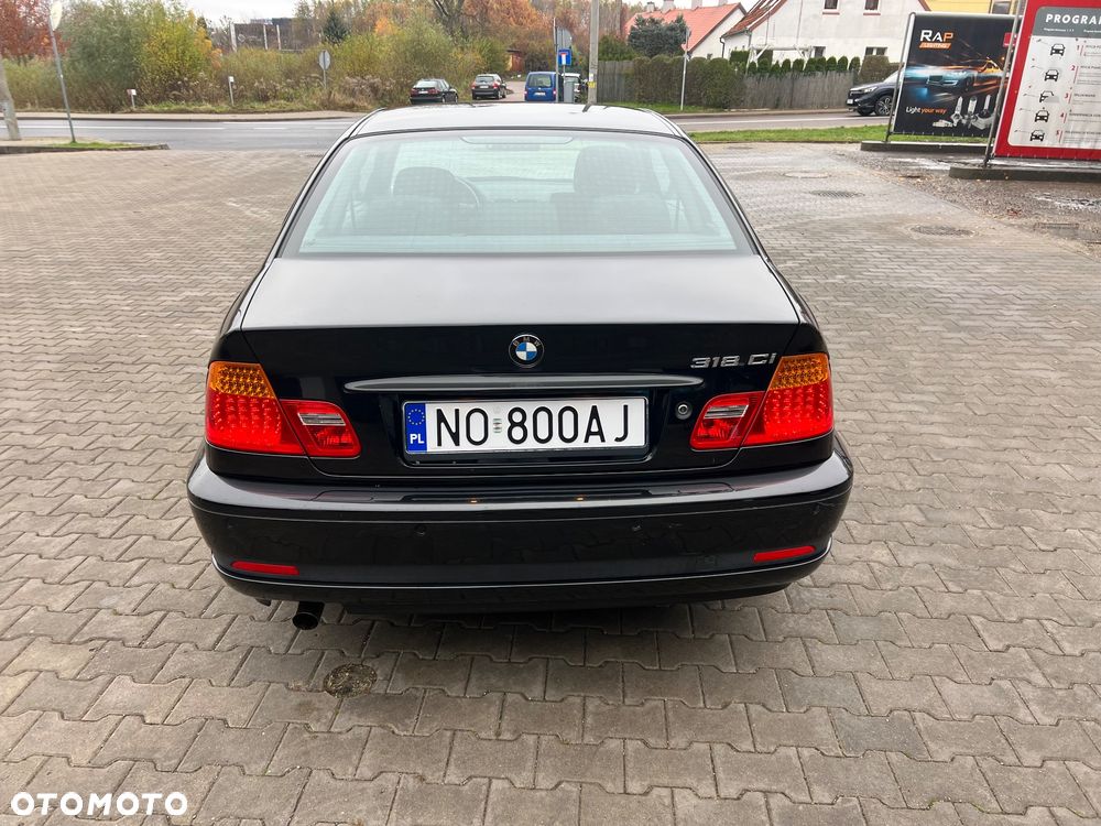 BMW Seria 3 318 CI - 6
