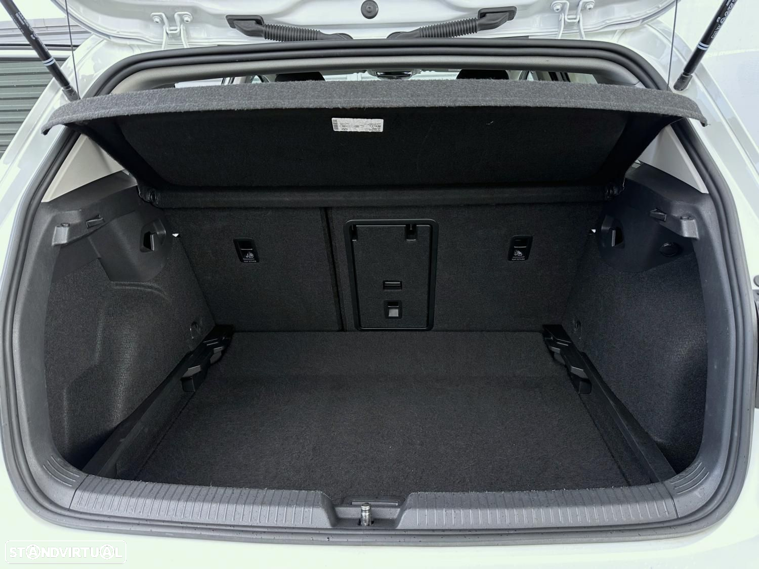 VW Golf 1.0 TSI Life - 19