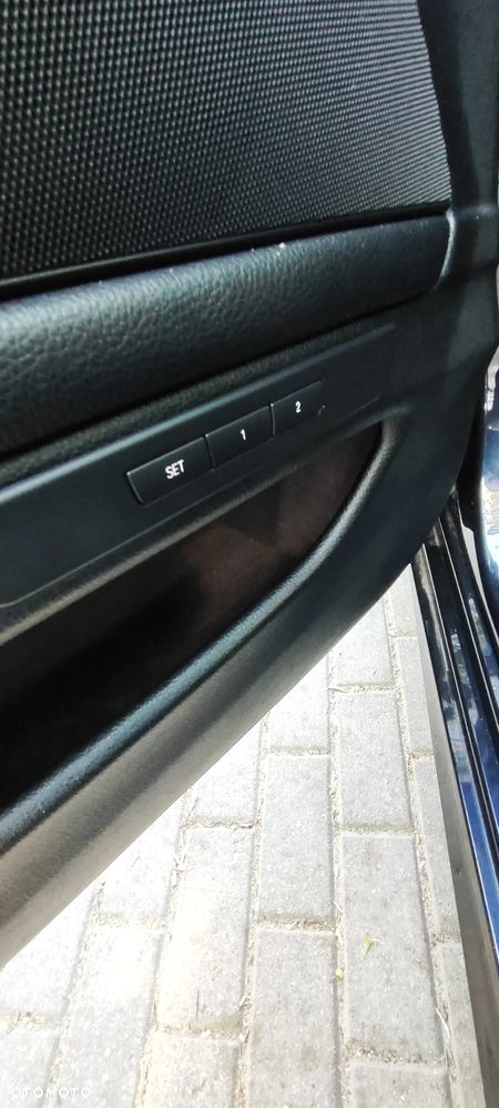 BMW Seria 5 528i Sport-Aut Luxury Line - 26