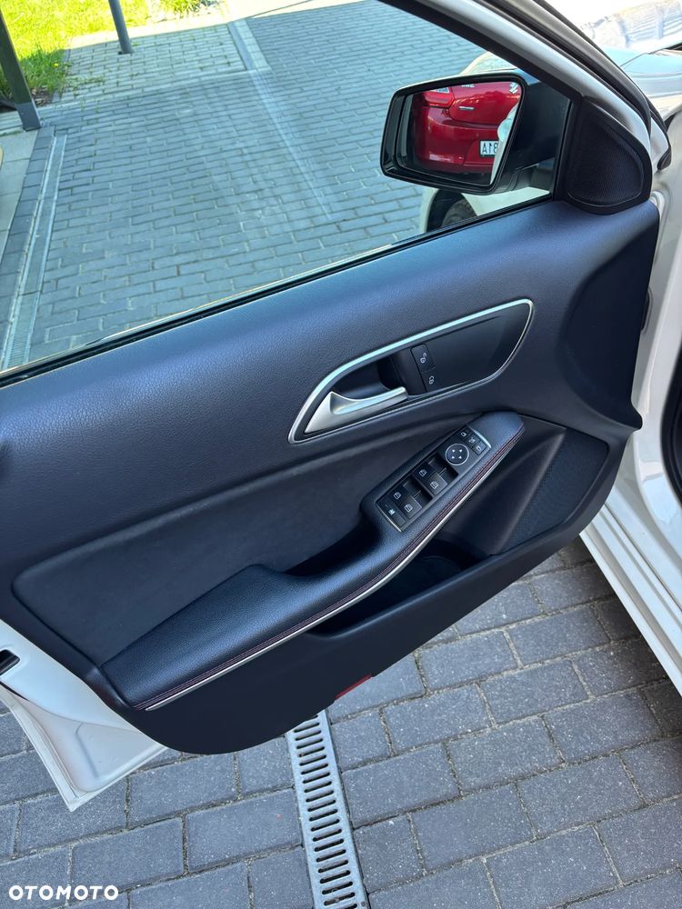 Mercedes-Benz Klasa A 180 AMG Line - 21