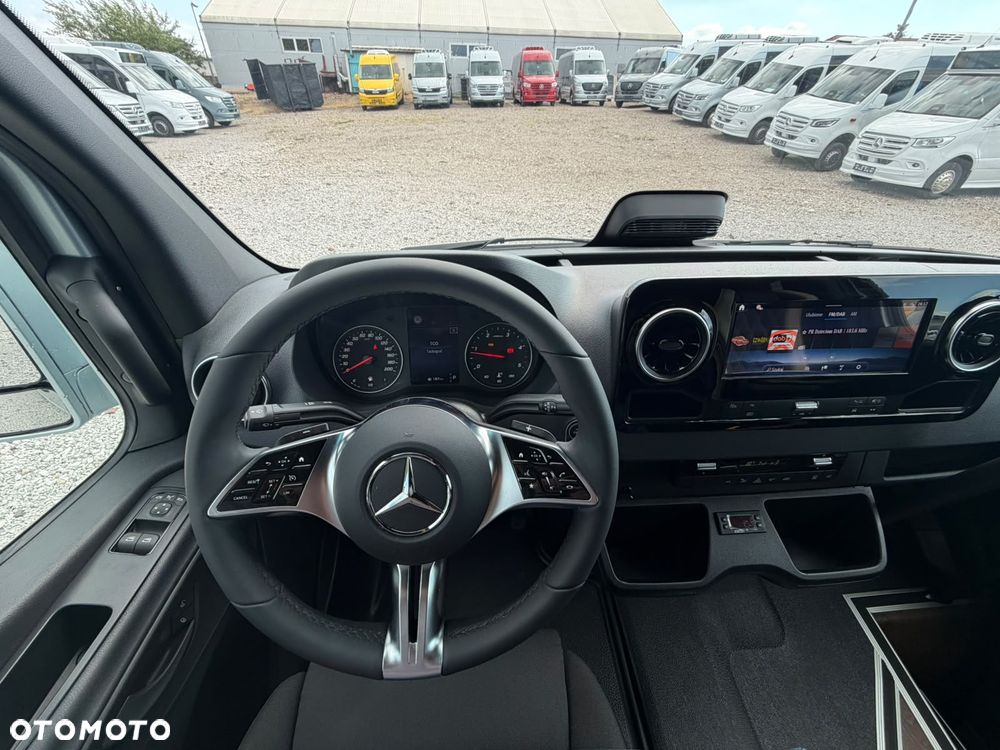 Mercedes-Benz Sprinter 519 - 20