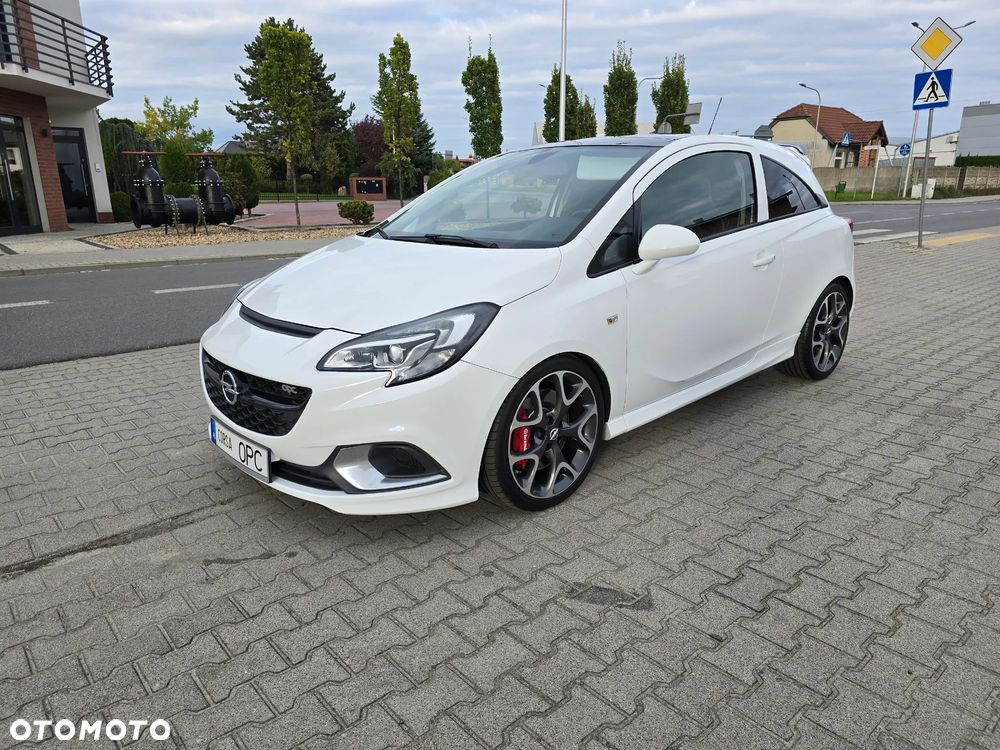 Opel Corsa 1.6 Turbo OPC Nürburgring Edition - 1