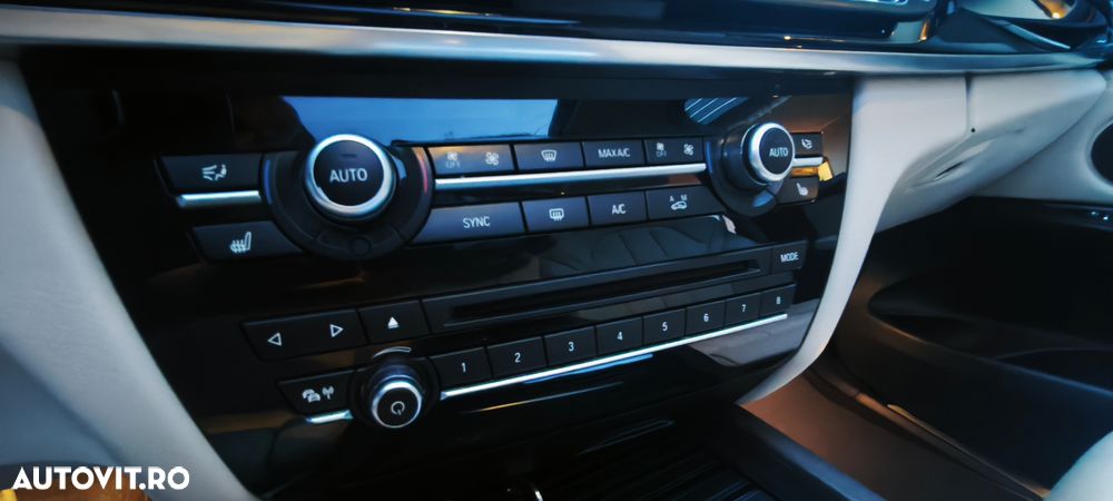 BMW X5 xDrive35i - 17