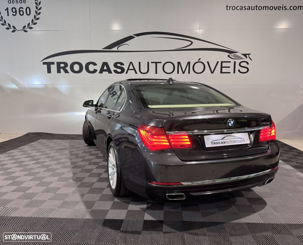 BMW 740 d - 16
