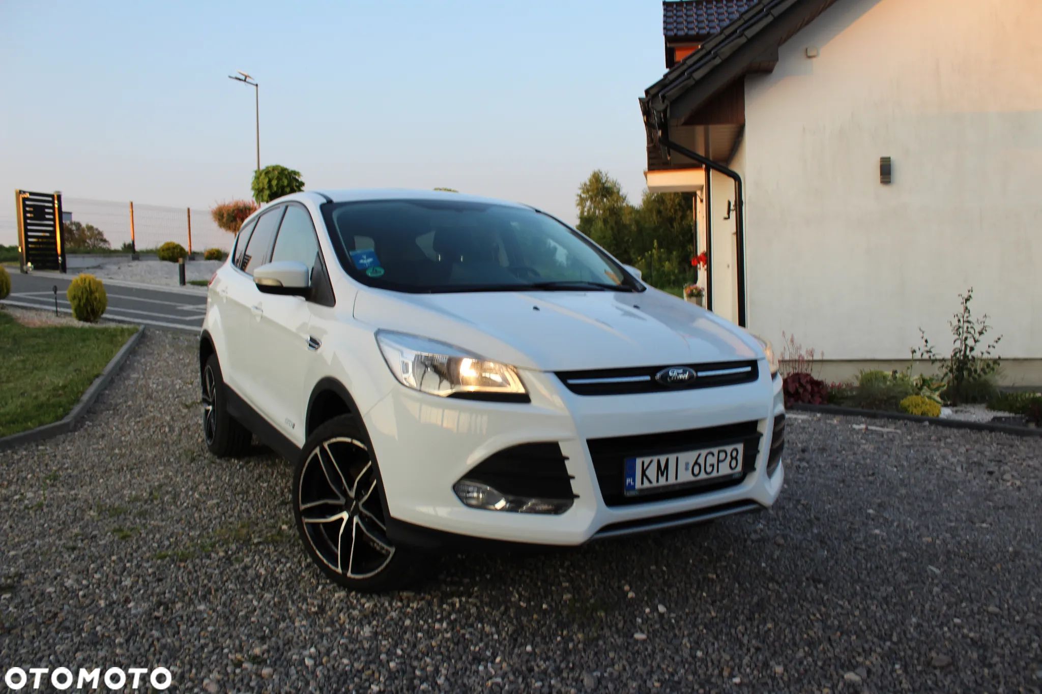Ford Kuga - 1