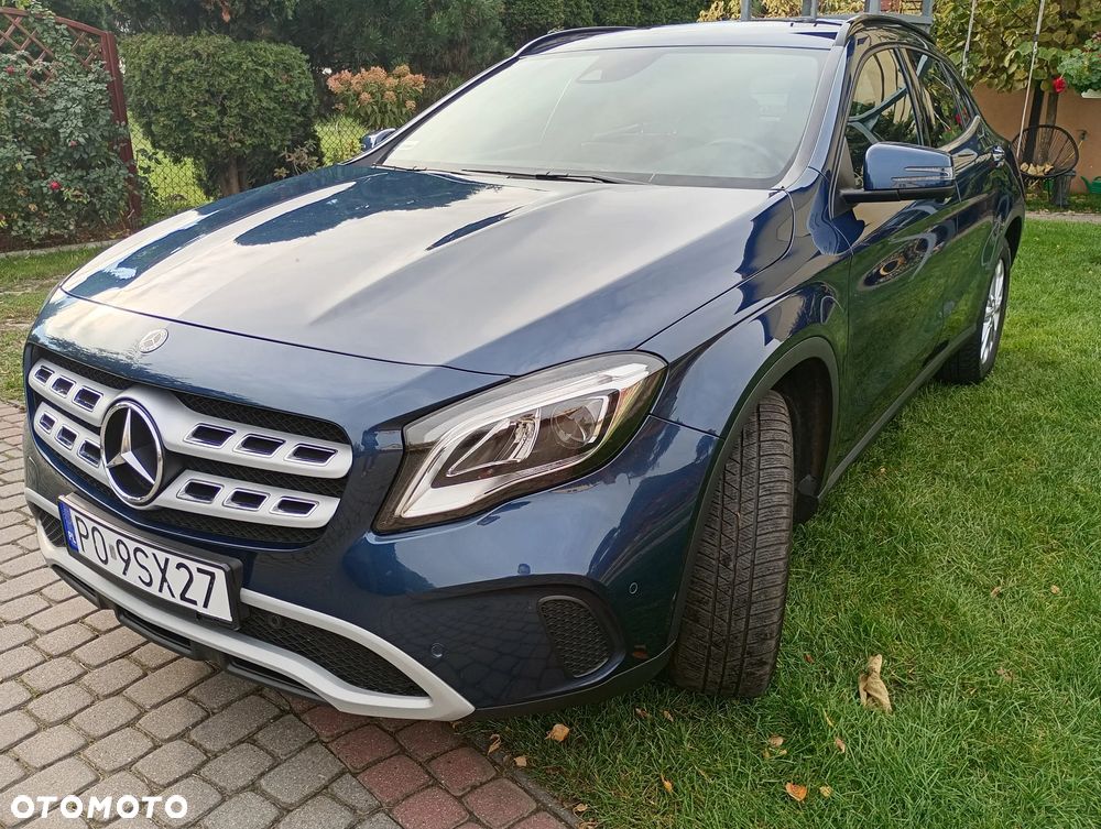 Mercedes-Benz GLA - 10