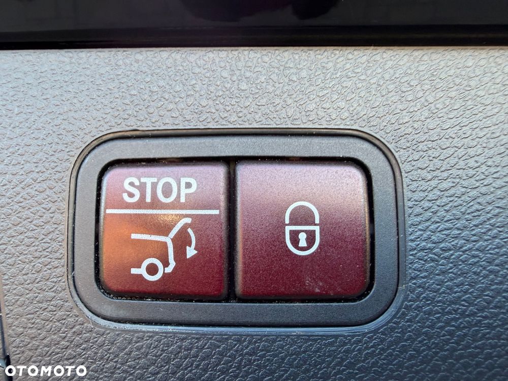 Mercedes-Benz GLC - 31