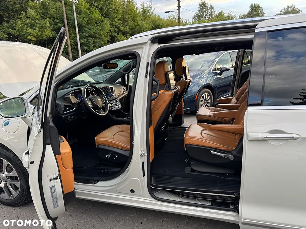 Chrysler Pacifica - 20