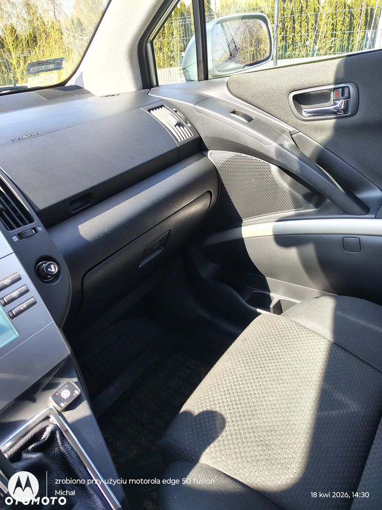 Toyota Corolla Verso - 11