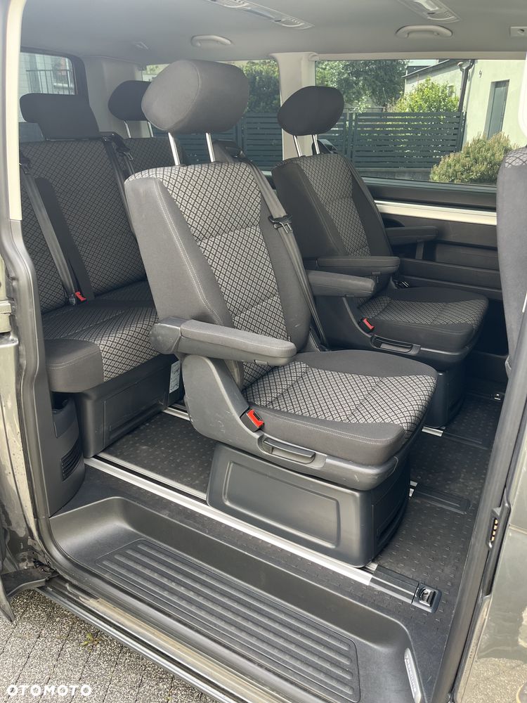 Volkswagen Multivan - 16