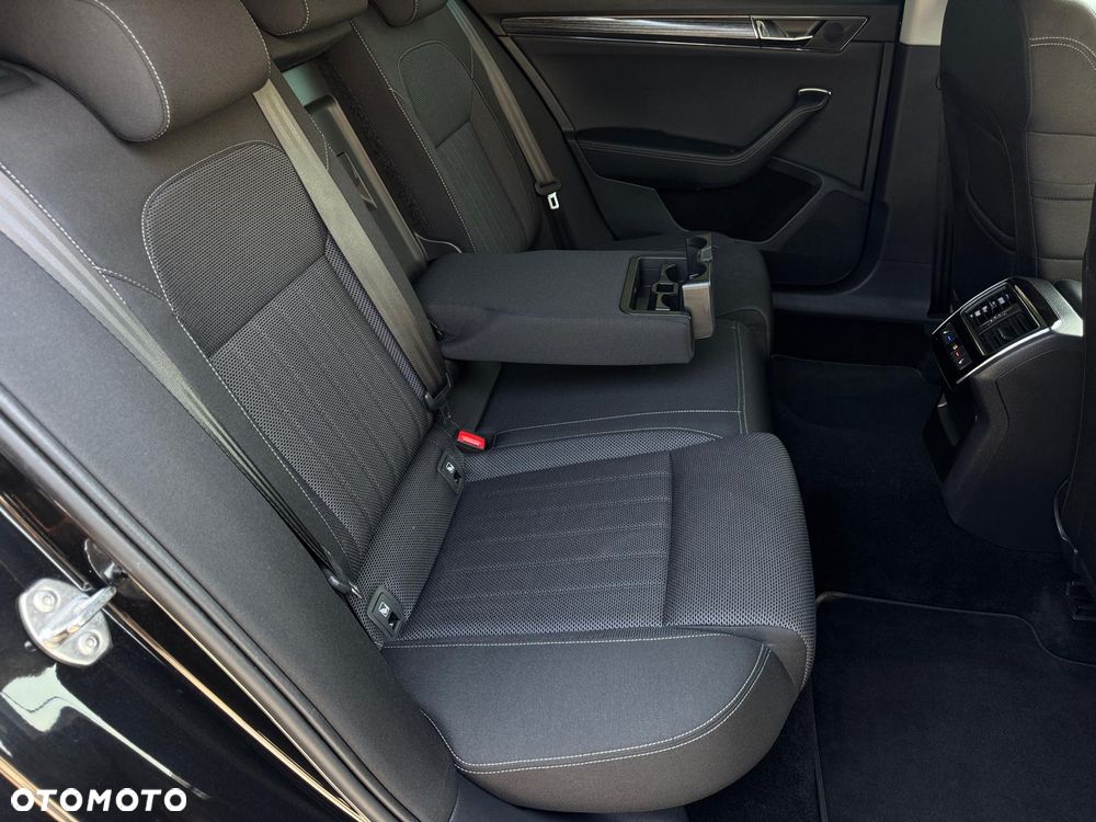 Skoda Superb 2.0 TDI SCR Style DSG - 37