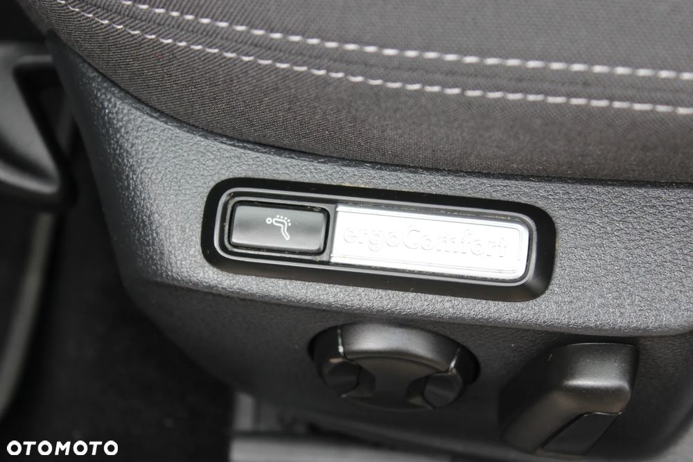 Volkswagen Passat Variant 2.0 TDI SCR DSG Business - 18