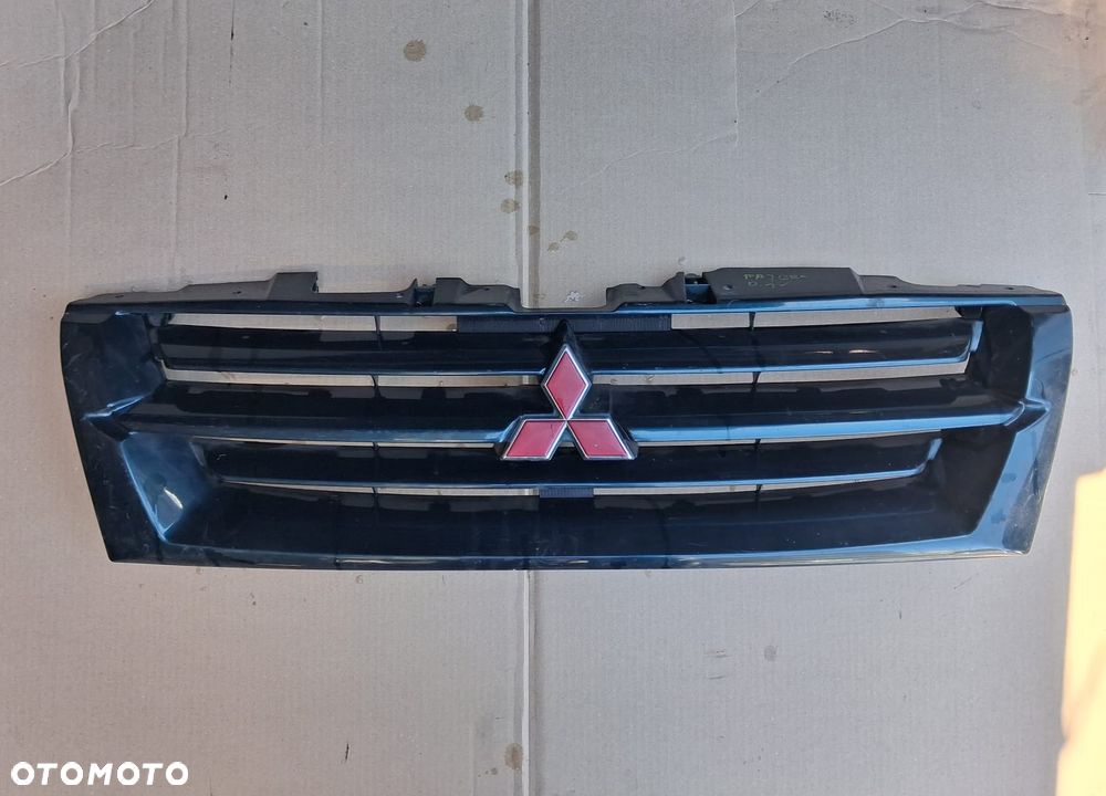 Atrapa chłodnicy MITSUBISHI PAJERO II 387981  OE - 1