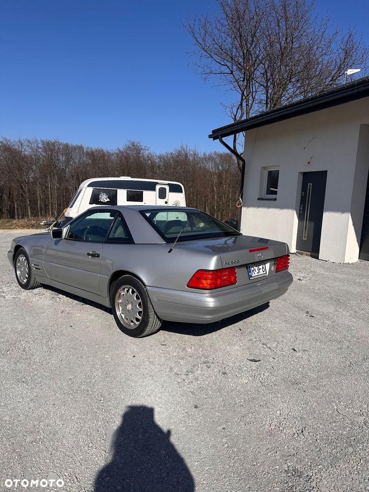 Mercedes-Benz SL - 13