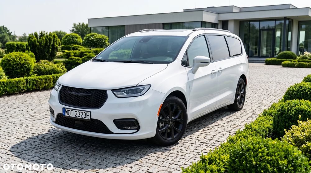 Chrysler Pacifica - 2