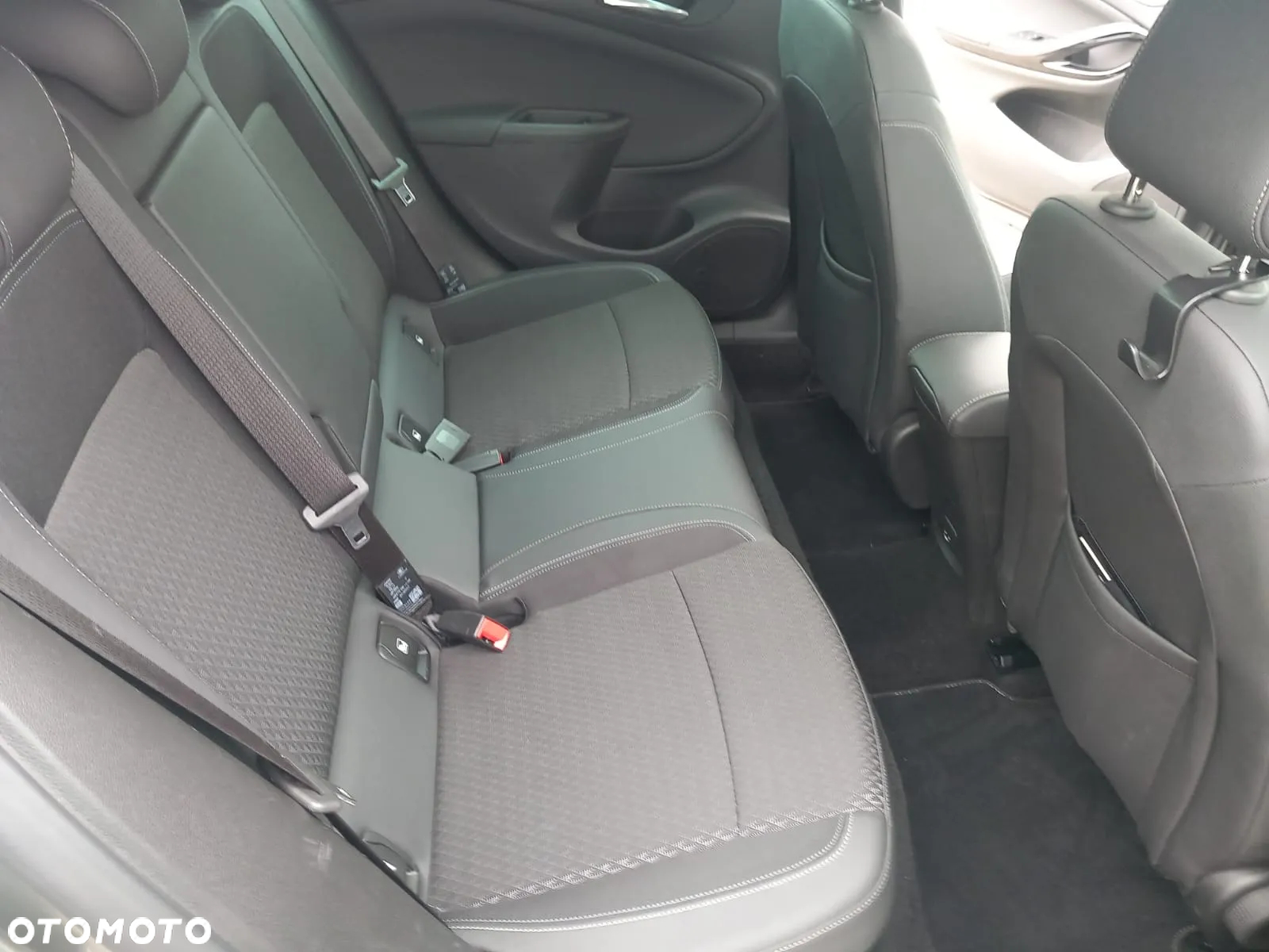 Opel Astra 1.6 D Start/Stop Sports Tourer Business - 14