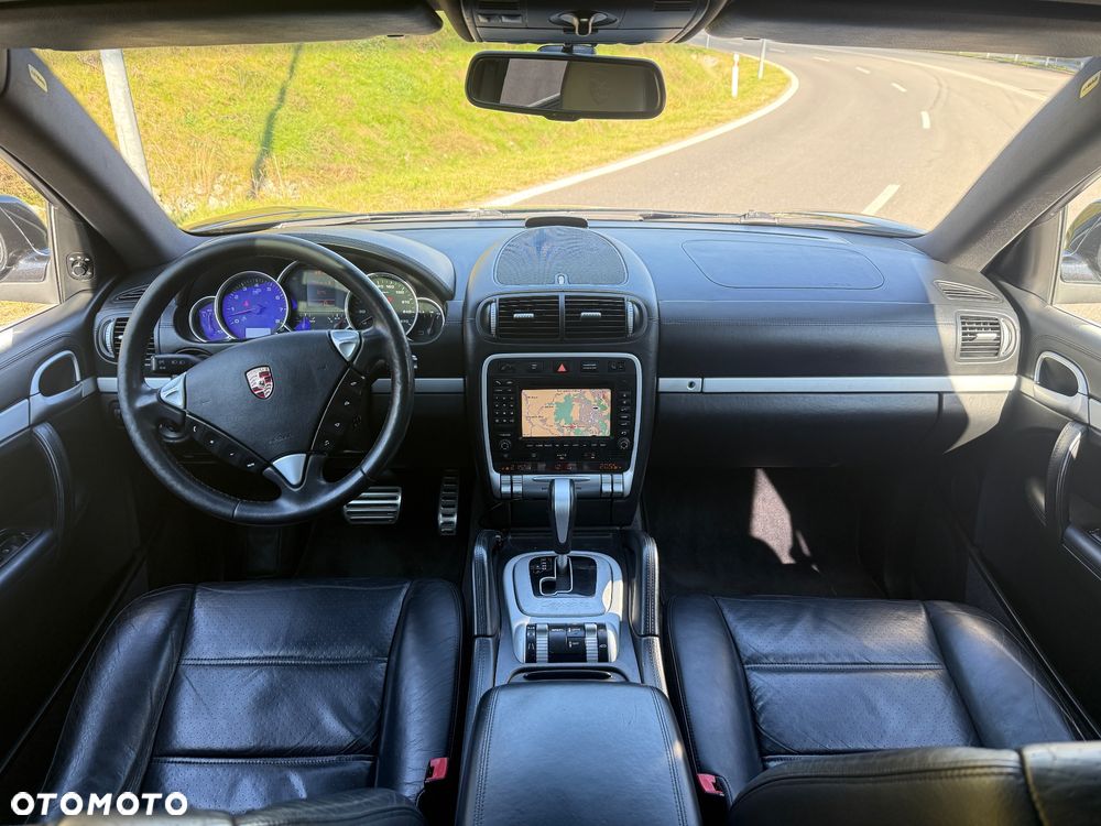Porsche Cayenne - 12