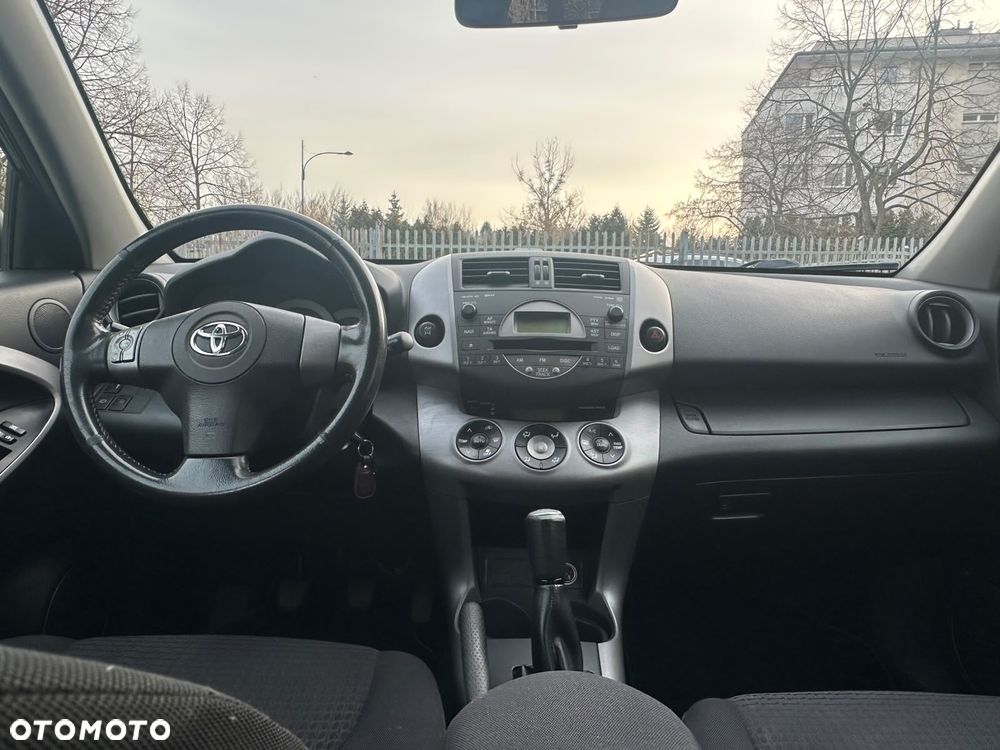Toyota RAV4 - 12