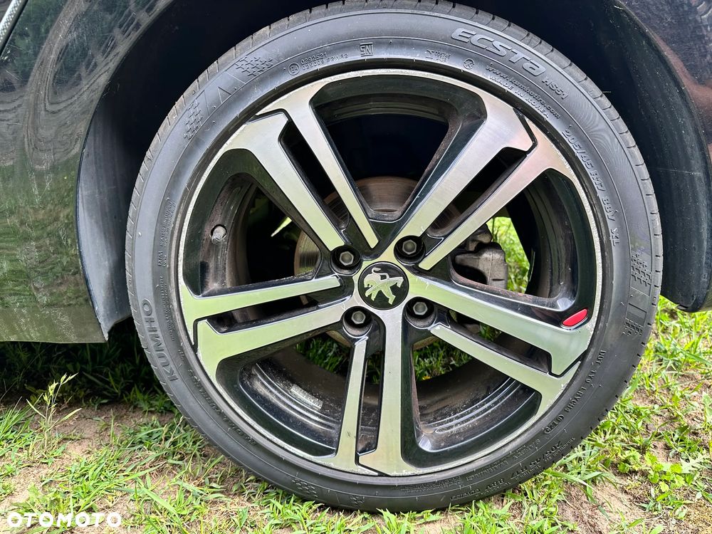 Peugeot 208 - 18