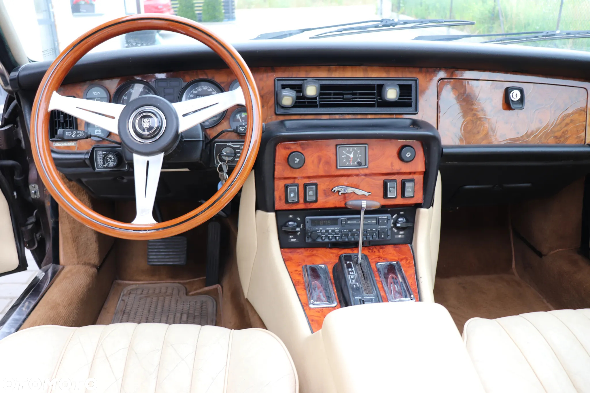 Jaguar XJ XJ12 5.3i - 11