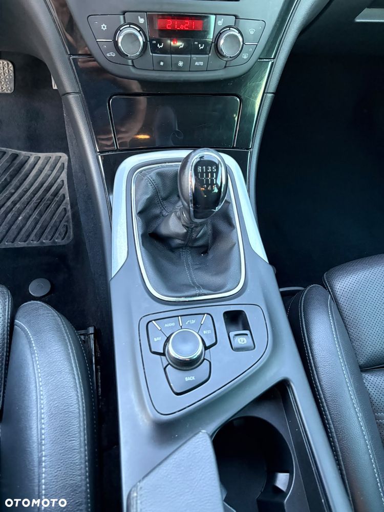 Opel Insignia - 20