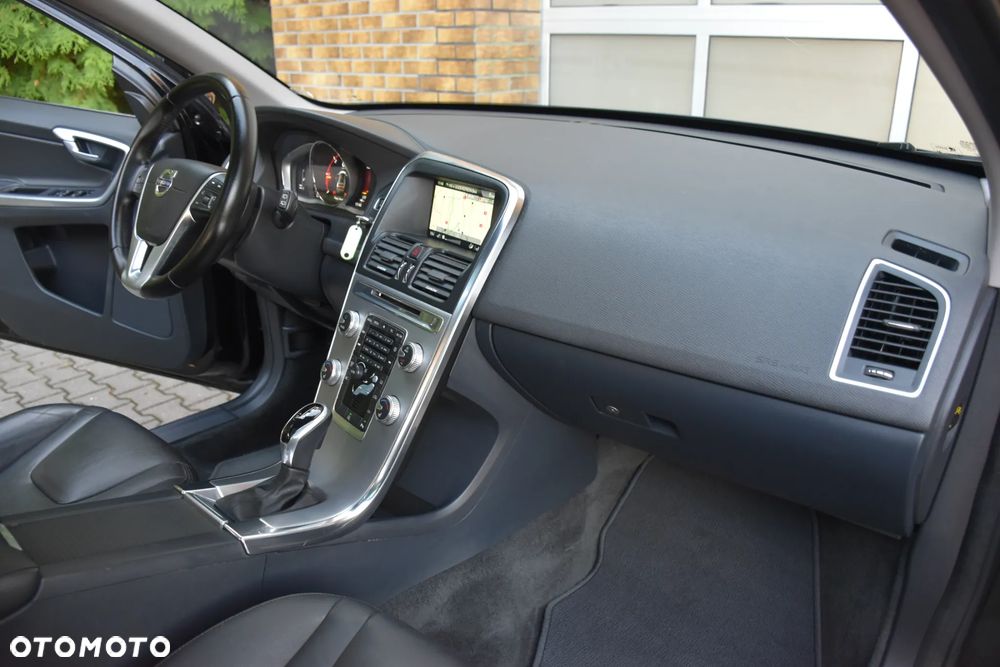 Volvo XC 60 D3 Geartronic Summum - 10