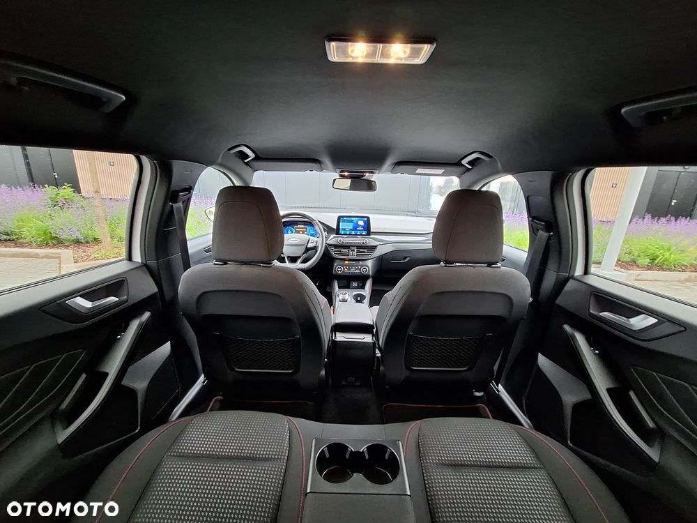 Ford Focus 1.5 EcoBoost ST-Line X - 16
