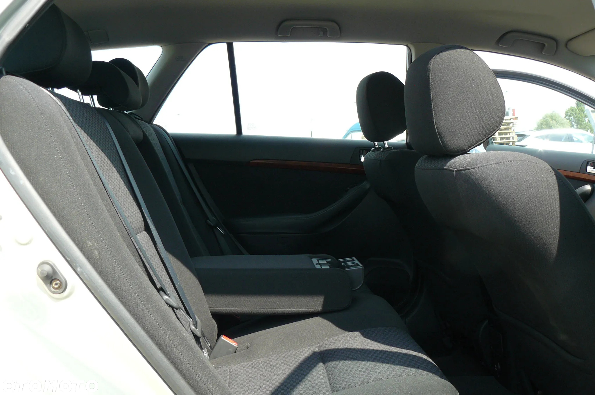 Toyota Avensis - 31
