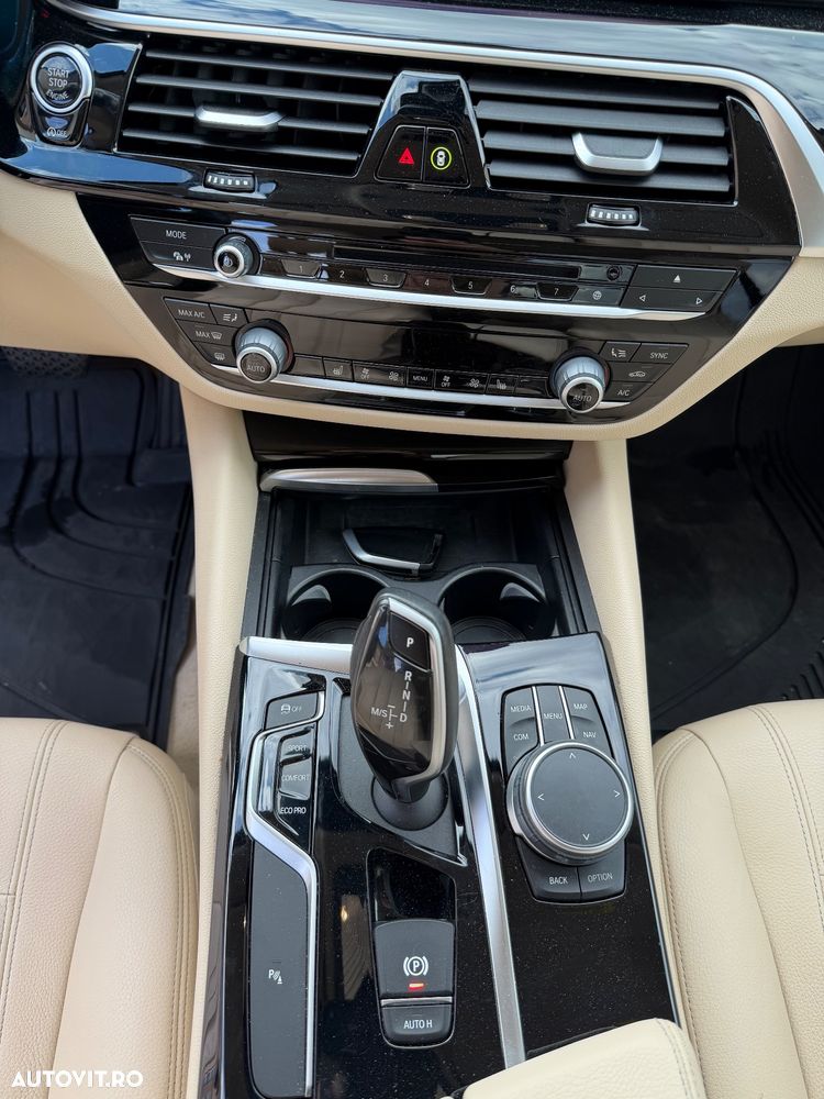 BMW Seria 5 520d xDrive AT - 9