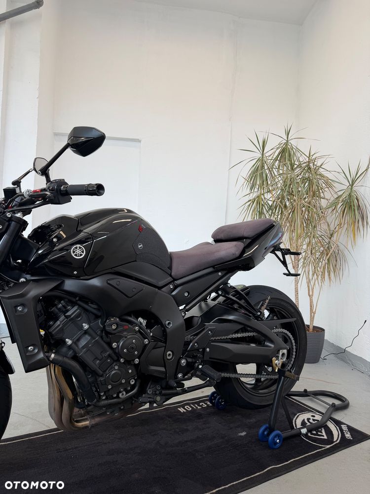 Yamaha FZ - 7