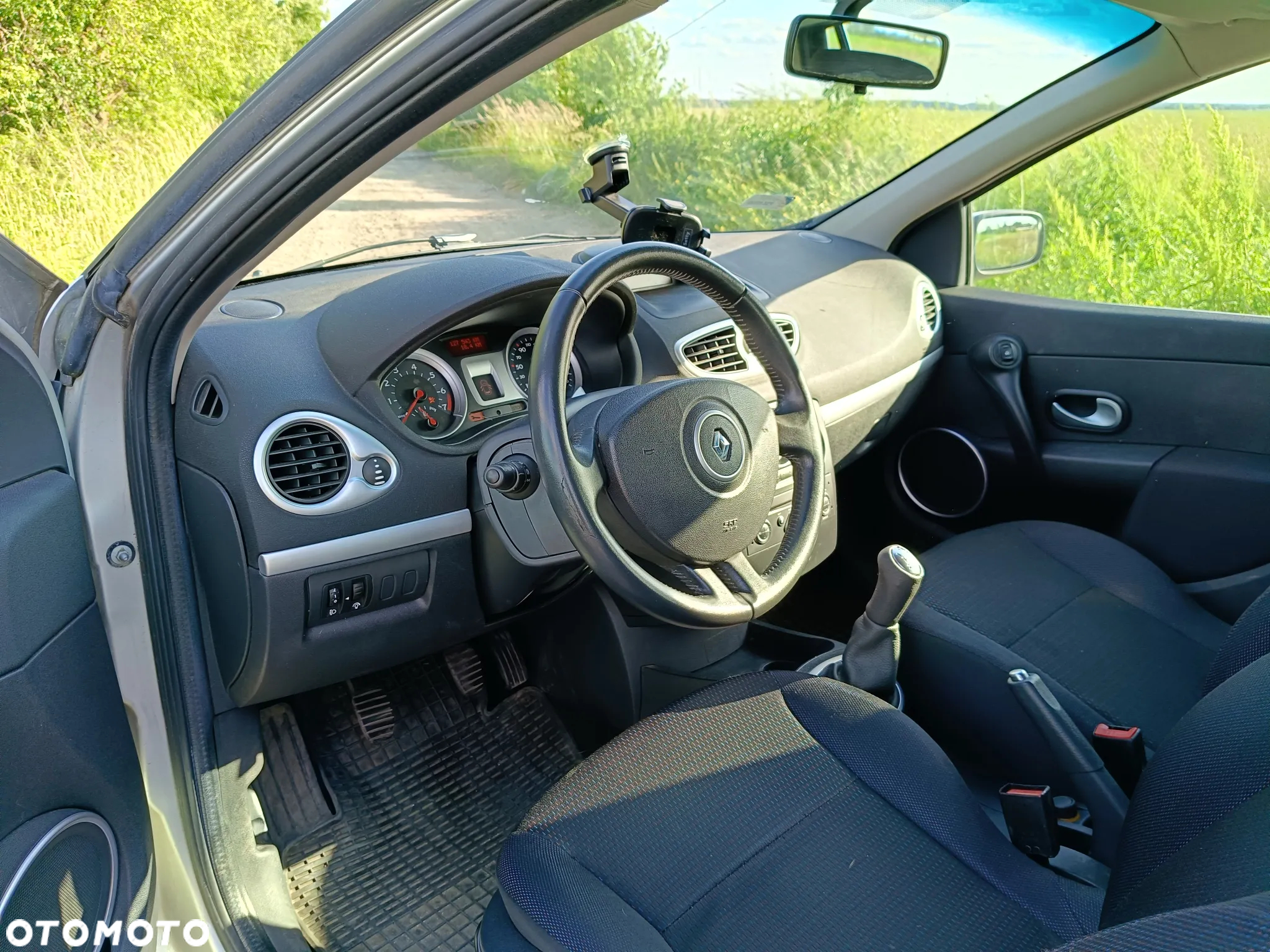 Renault Clio 1.2 16V Grandtour Authentique - 13