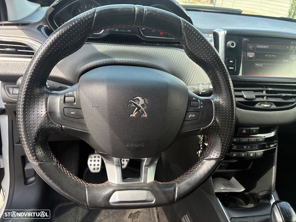 Peugeot 208 1.2 PureTech GT Line - 30