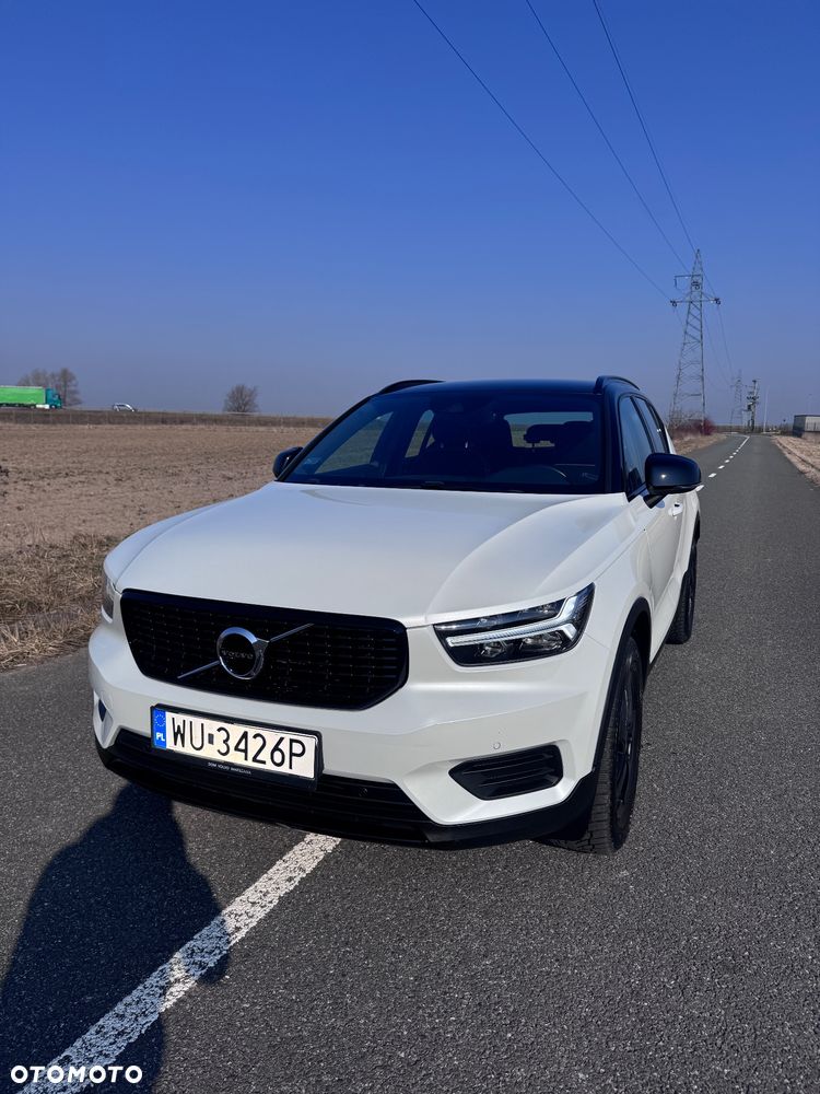 Volvo XC 40 D4 AWD R-Design - 1