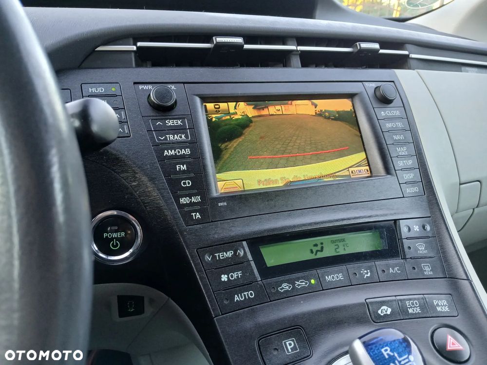 Toyota Prius (Hybrid) Executive - 31