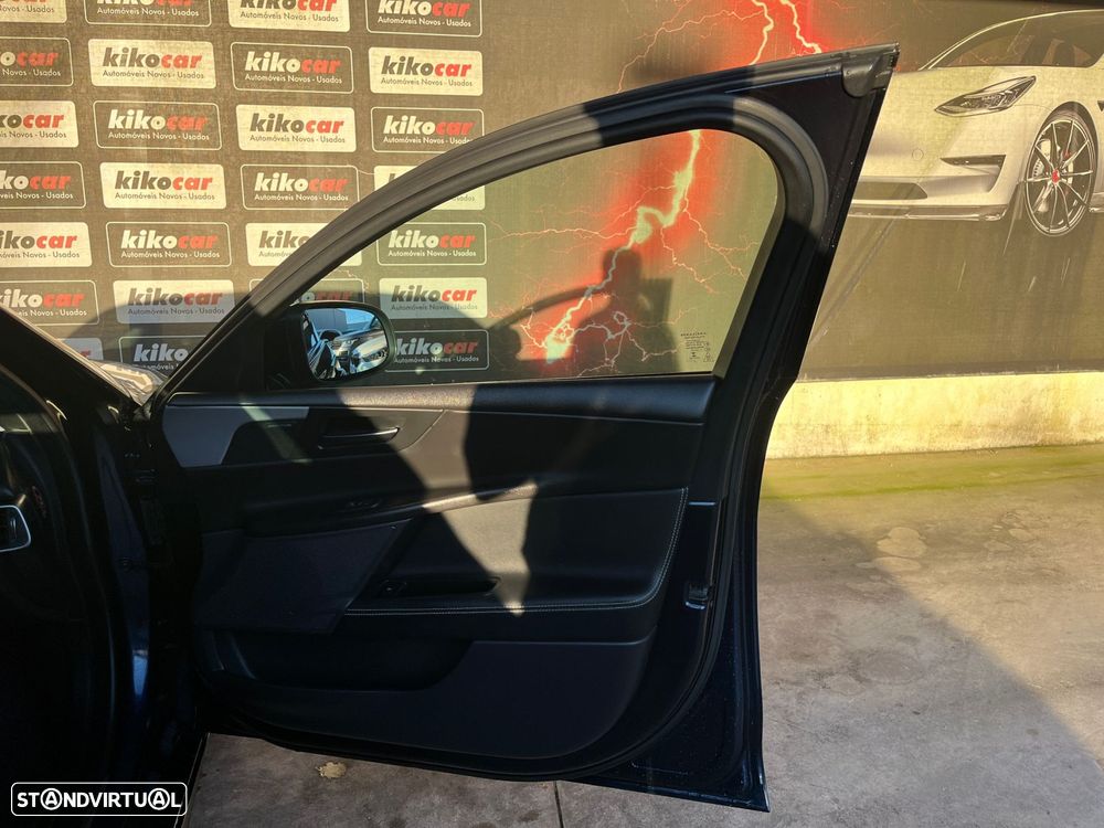 Jaguar XE 2.0 D R-Sport Aut. - 58