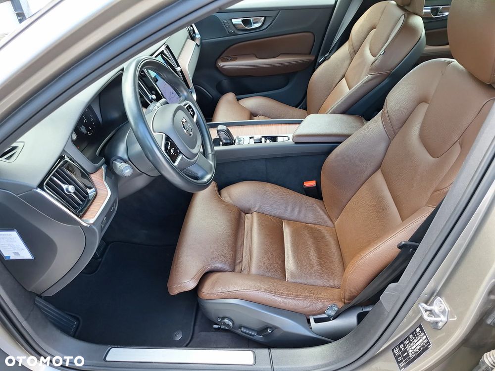 Volvo V60 Cross Country Pro B5 B AWD - 19