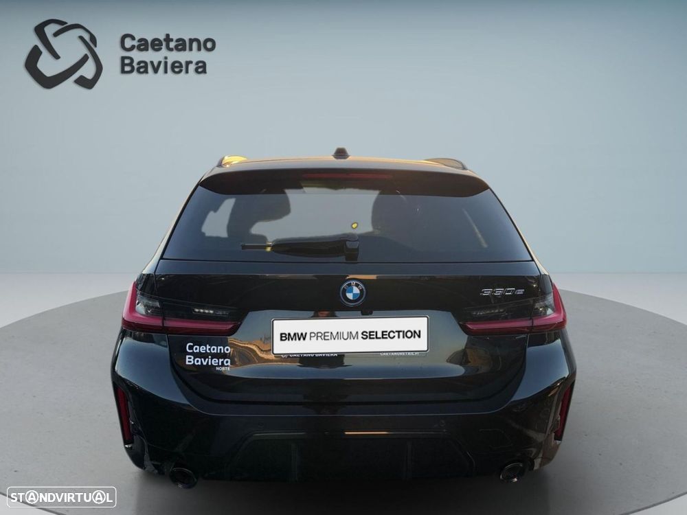 BMW 330 e Pack Desportivo M Pro Auto - 2