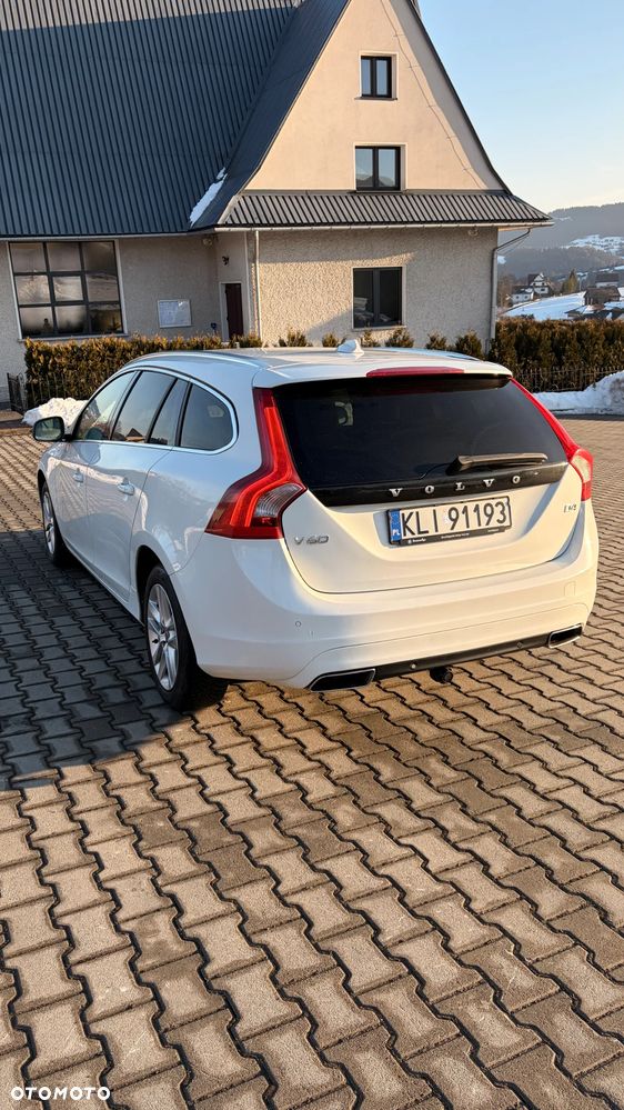 Volvo V60 D4 Summum - 5
