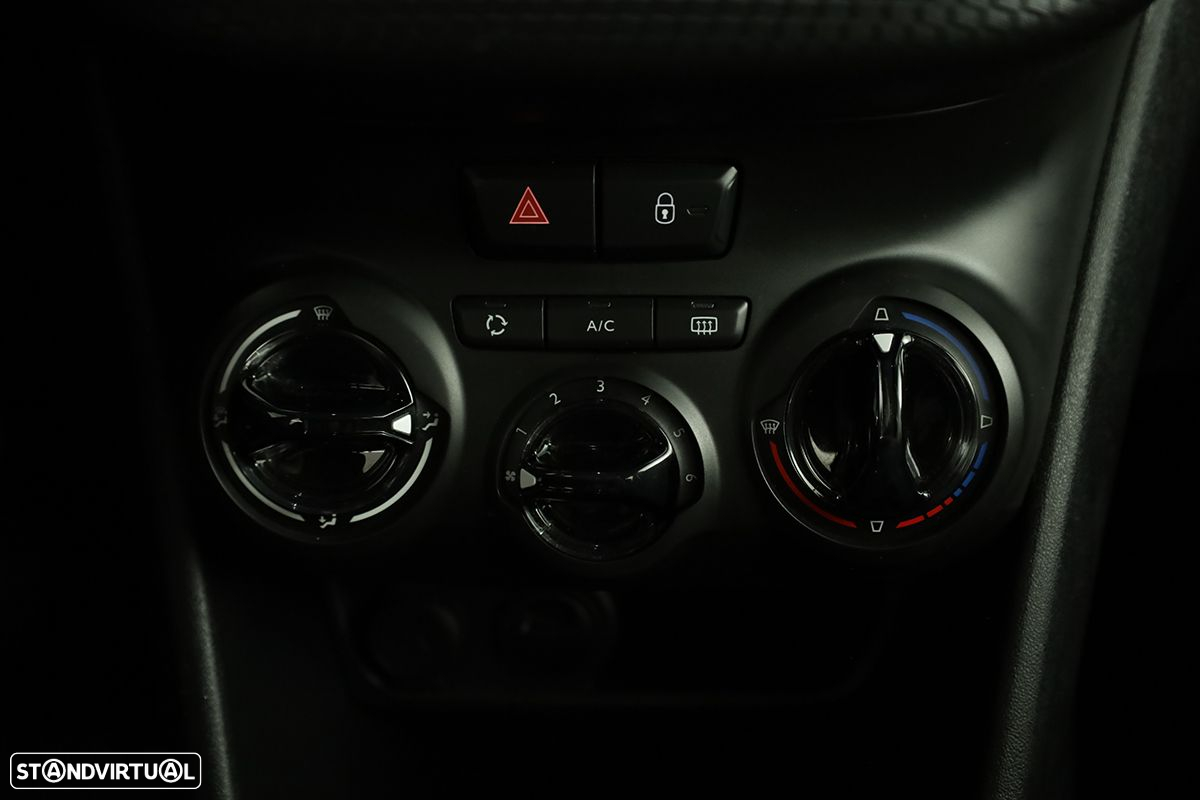 Peugeot 208 1.2 PureTech Signature - 12