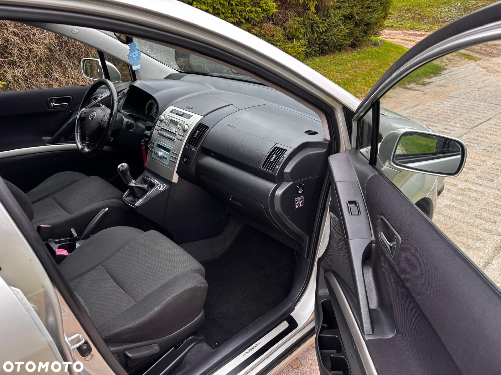 Toyota Corolla Verso 1.8 Gold 7os - 12