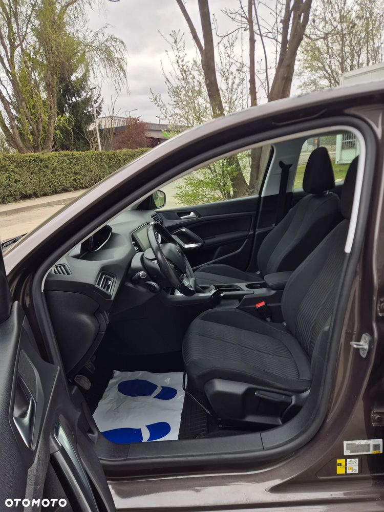 Peugeot 308 125 THP Active - 8