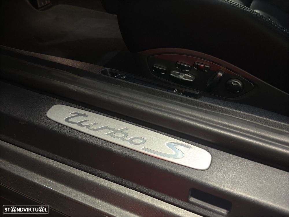 Porsche 911 (991) Turbo S PDK - 16