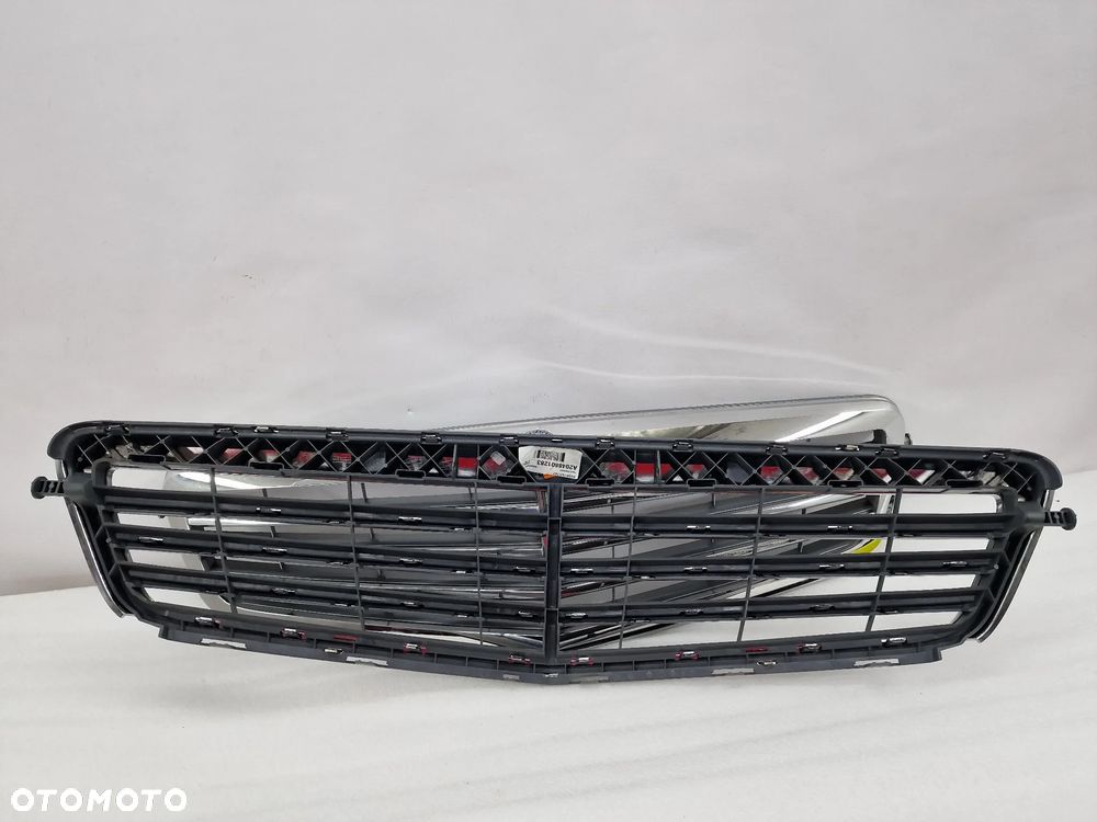 MERCEDES C-KLASSA W204 06- ATRAPA / GRILL PRZEDNI PRZÓD ŁADNY , NR A2048800323 , NR AUKCJI GL323 - 14